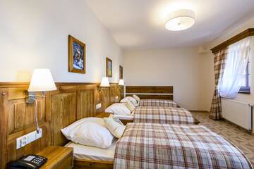 Фото номера Deluxe Triple Room (***) Отель Zajazd Chyżne г. Chyżne 3